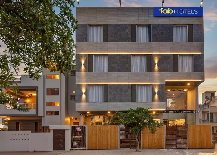 Fabhotel The White Moon Jaipur